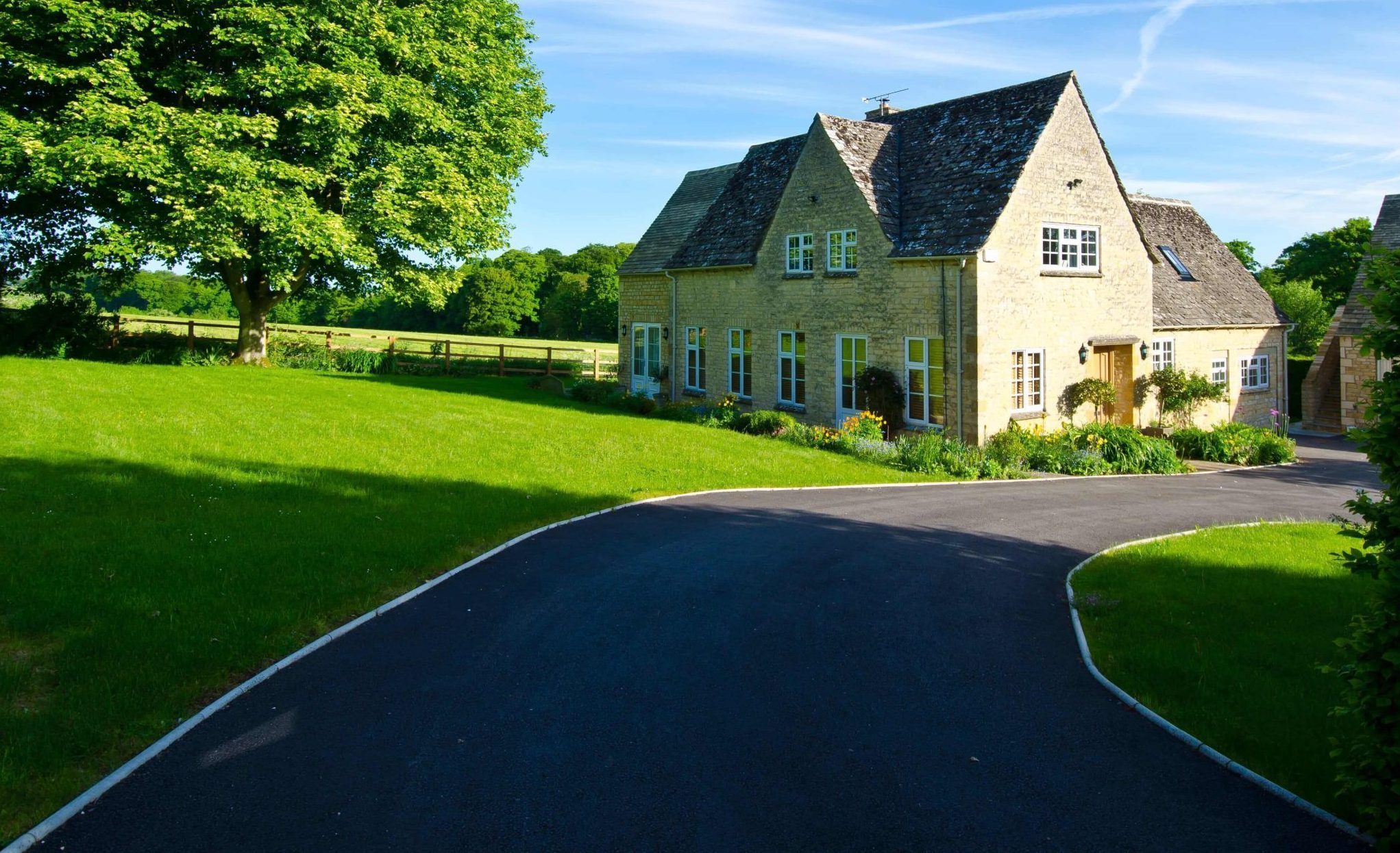 Asphalt/Tarmac Surfacing Belvedere DA17